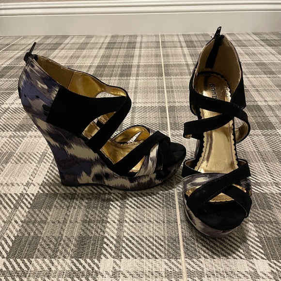 Black and Purple Patterned Platform Wedge Sandals - Picture 2 of 5